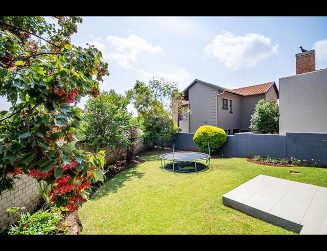 3 BEDROOM HOUSE FOR SALE IN MIDSTREAM ESTATE